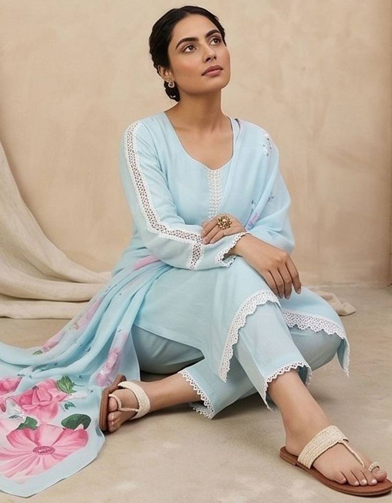 Women Floral Regular Thread Work Kurta with Trousers & With Dupatta