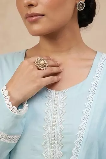 Women Floral Regular Thread Work Kurta with Trousers & With Dupatta
