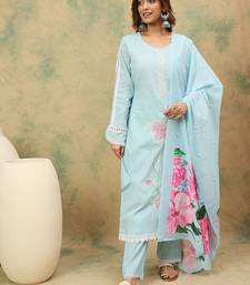 Women Textured Embroidered Kurta with Trousers & Dupatta