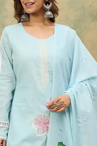 Women Textured Embroidered Kurta with Trousers & Dupatta