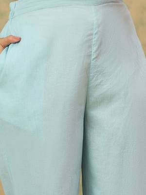Women Textured Embroidered Kurta with Trousers & Dupatta 3