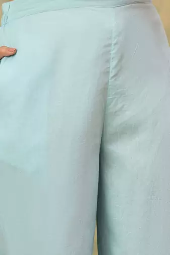 Women Textured Embroidered Kurta with Trousers & Dupatta