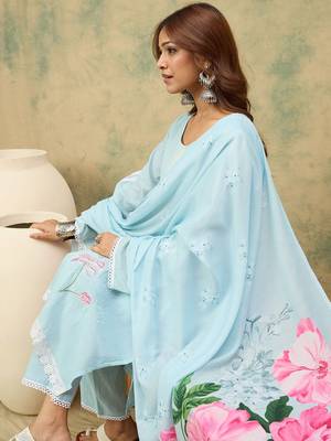 Women Textured Embroidered Kurta with Trousers & Dupatta 6