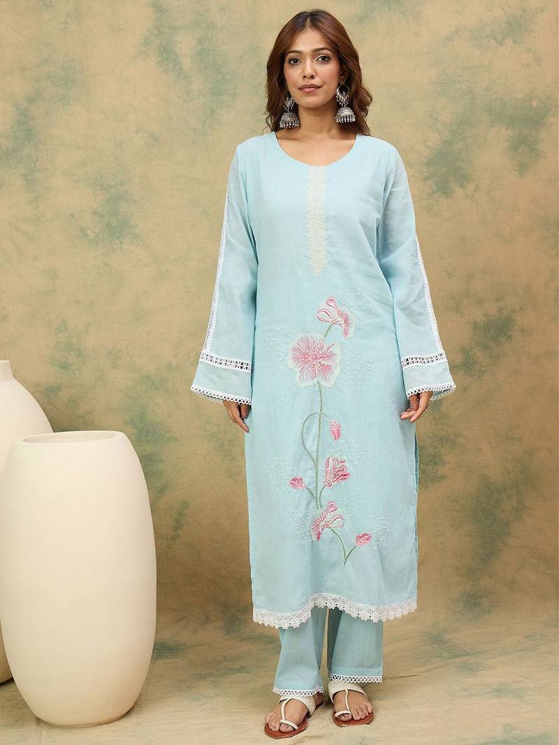 Women Textured Embroidered Kurta with Trousers & Dupatta