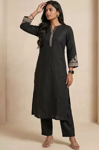 Women Regular Kurta with Trousers