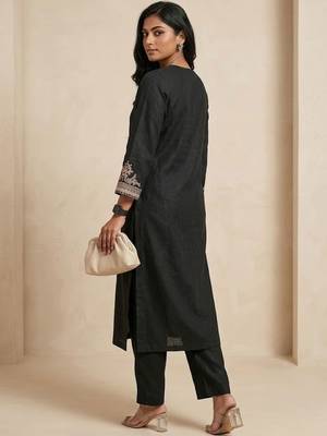 Women Regular Kurta with Trousers 2