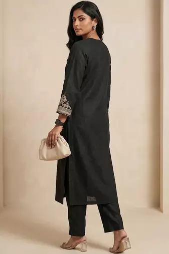 Women Regular Kurta with Trousers