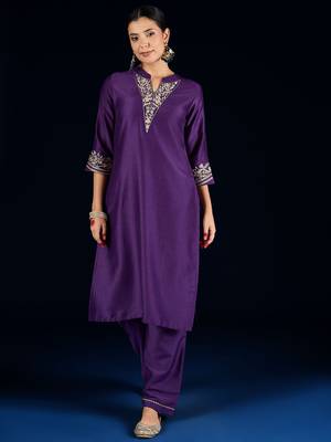Women Regular Kurta with Trousers & Dupatta 1