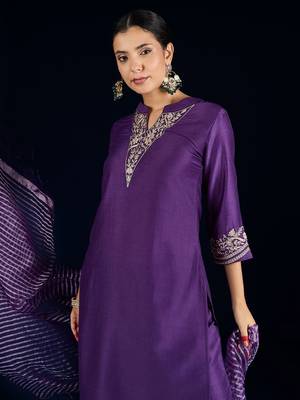 Women Regular Kurta with Trousers & Dupatta 2