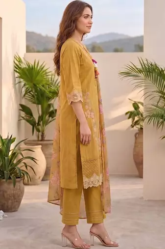 Women Floral Embroidered Regular Thread Work Pure Cotton Kurta with Trousers & With Dupatta