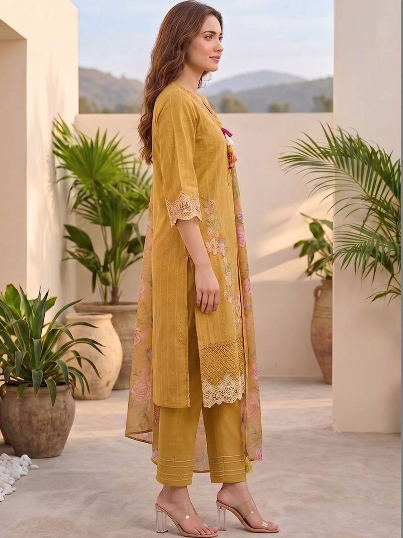 Women Floral Embroidered Regular Thread Work Pure Cotton Kurta with Trousers & With Dupatta
