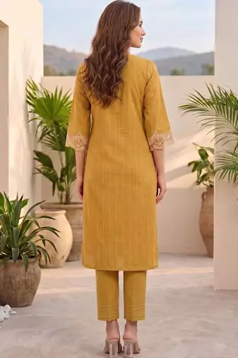 Women Floral Embroidered Regular Thread Work Pure Cotton Kurta with Trousers & With Dupatta