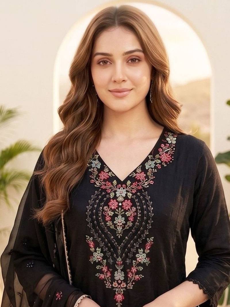 Women Floral Embroidered Regular Thread Work Kurta with Trousers & With Dupatta