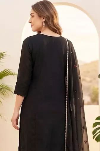 Women Floral Embroidered Regular Thread Work Kurta with Trousers & With Dupatta