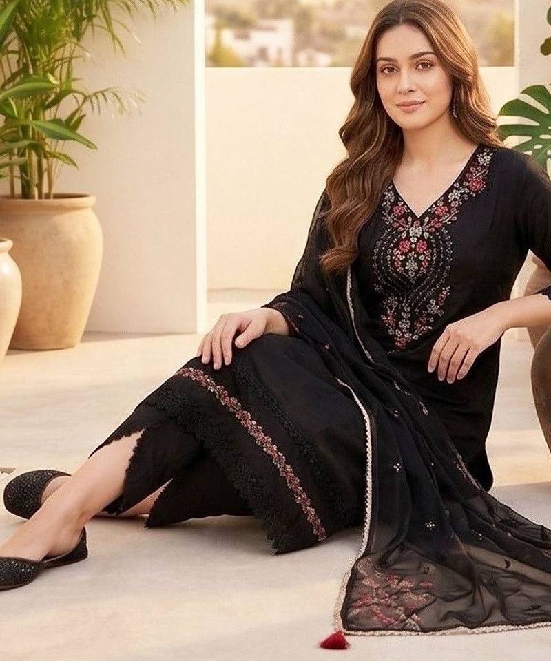 Women Floral Embroidered Regular Thread Work Kurta with Trousers & With Dupatta