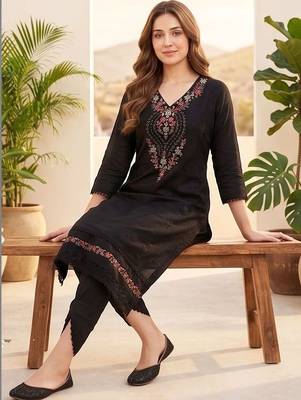Women Floral Embroidered Regular Thread Work Kurta with Trousers & With Dupatta 6
