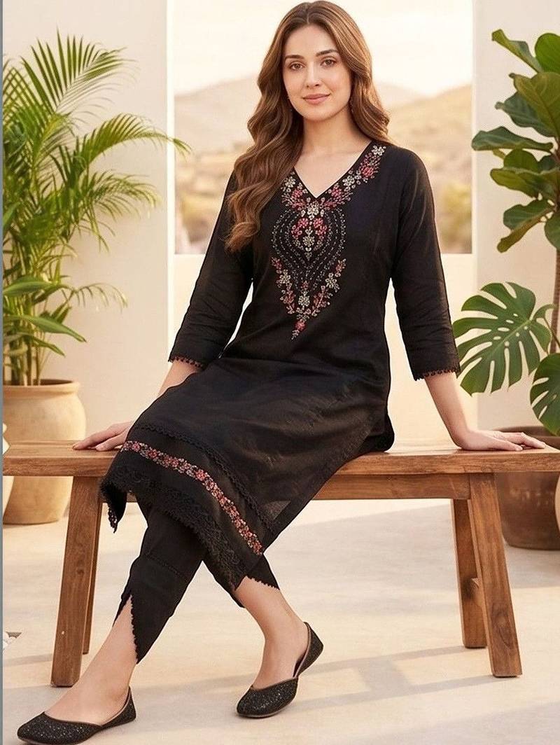 Women Floral Embroidered Regular Thread Work Kurta with Trousers & With Dupatta
