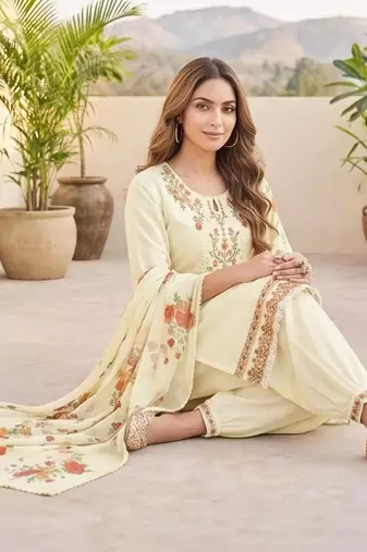 Women Floral Embroidered Regular Thread Work Kurta with Patiala & With Dupatta