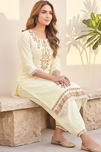 Women Floral Embroidered Regular Thread Work Kurta with Patiala & With Dupatta