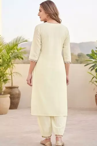 Women Floral Embroidered Regular Thread Work Kurta with Patiala & With Dupatta
