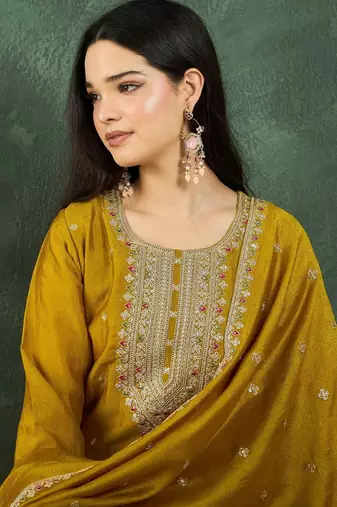 Women Ethnic Motifs Embroidered Regular Thread Work Kurta with Trousers & With Dupatta