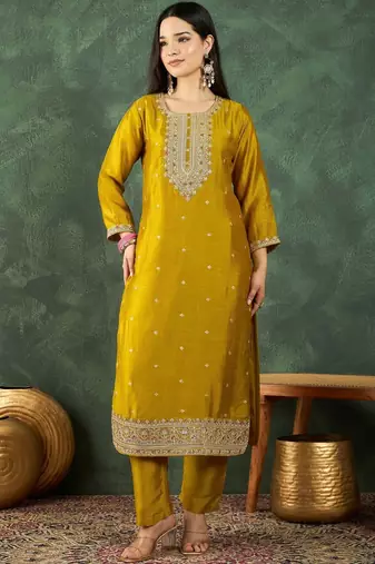 Women Ethnic Motifs Embroidered Regular Thread Work Kurta with Trousers & With Dupatta