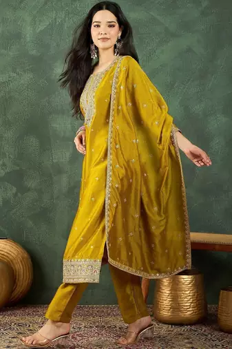 Women Ethnic Motifs Embroidered Regular Thread Work Kurta with Trousers & With Dupatta