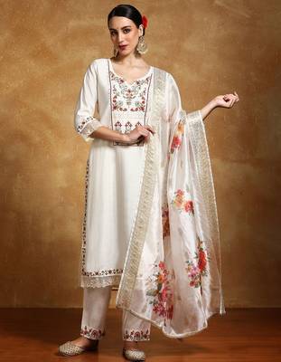 Women Floral Embroidered Regular Thread Work Kurta with Trousers & With Dupatta 1