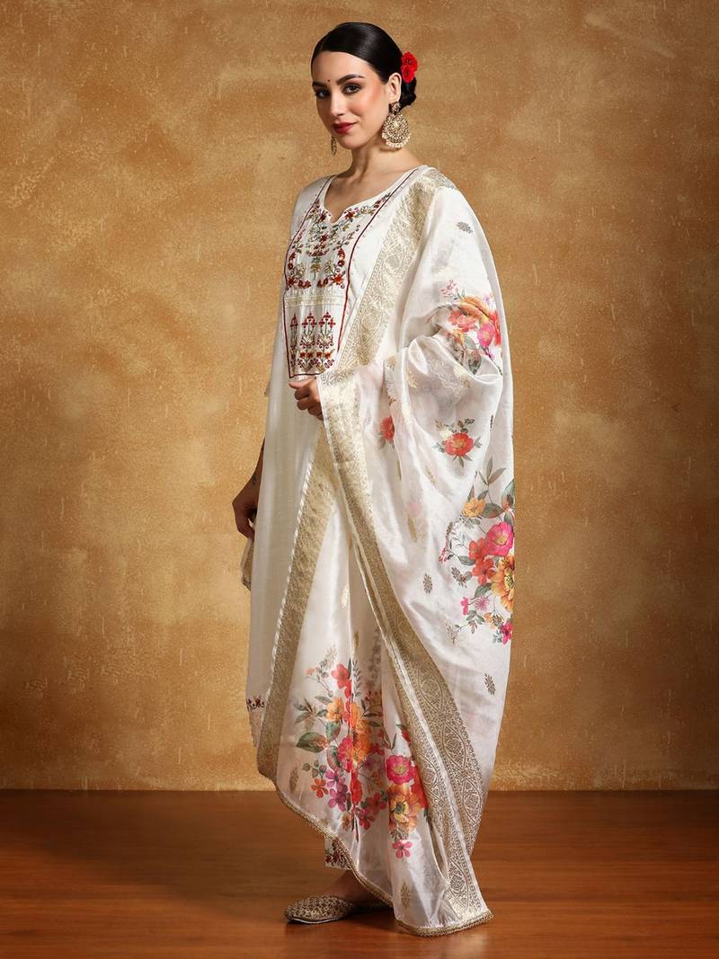 Women Floral Embroidered Regular Thread Work Kurta with Trousers & With Dupatta