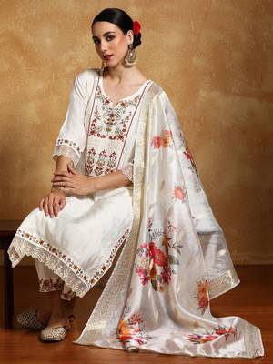 Women Floral Embroidered Regular Thread Work Kurta with Trousers & With Dupatta 5
