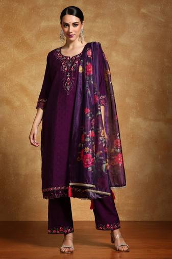 Women Floral Yoke Design Regular Thread Work Kurta with Trousers & With Dupatta