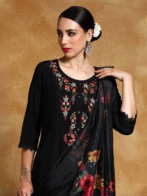 Women Floral Yoke Design Regular Thread Work Kurta with Trousers & With Dupatta 2