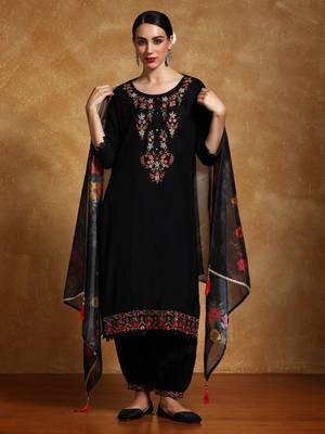 Women Floral Yoke Design Regular Thread Work Kurta with Trousers & With Dupatta 1