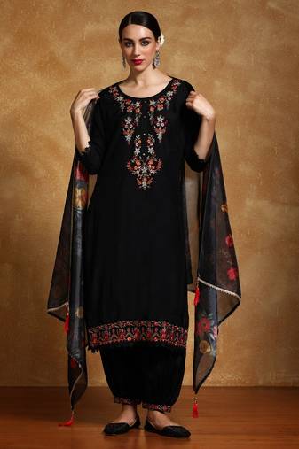 Women Floral Yoke Design Regular Thread Work Kurta with Trousers & With Dupatta