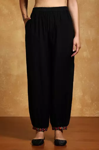 Women Floral Yoke Design Regular Thread Work Kurta with Trousers & With Dupatta
