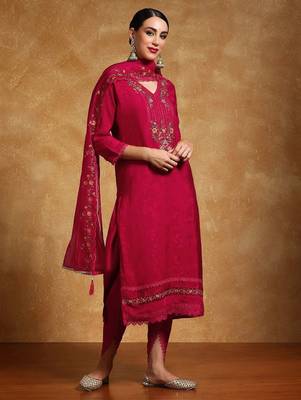 Women Floral Embroidered Regular Kurta with Trousers & With Dupatta 4