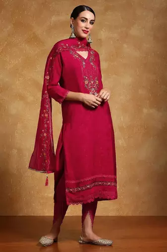 Women Floral Embroidered Regular Kurta with Trousers & With Dupatta