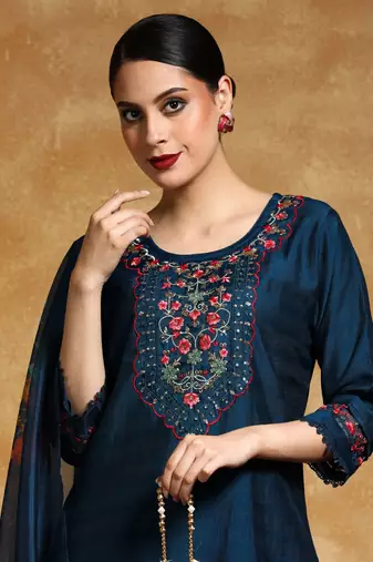 Women Floral Embroidered Regular Thread Work Kurta with Trousers & With Dupatta