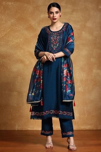 Women Floral Embroidered Regular Thread Work Kurta with Trousers & With Dupatta
