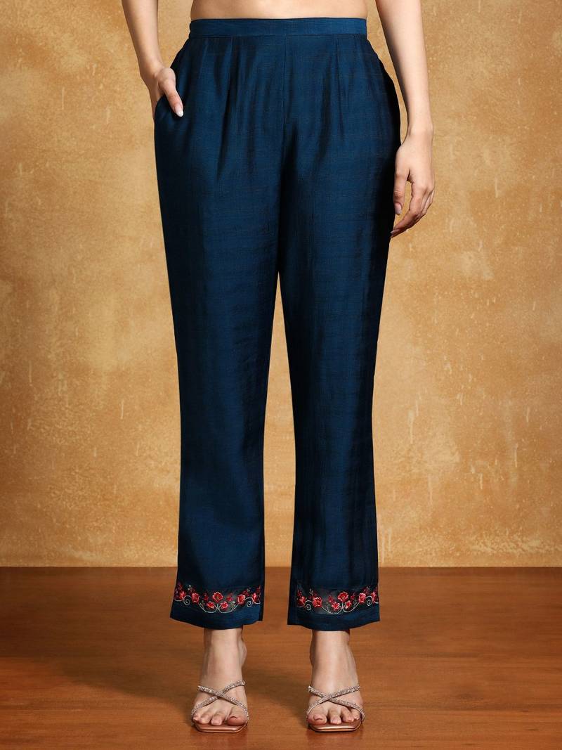 Women Floral Embroidered Regular Thread Work Kurta with Trousers & With Dupatta