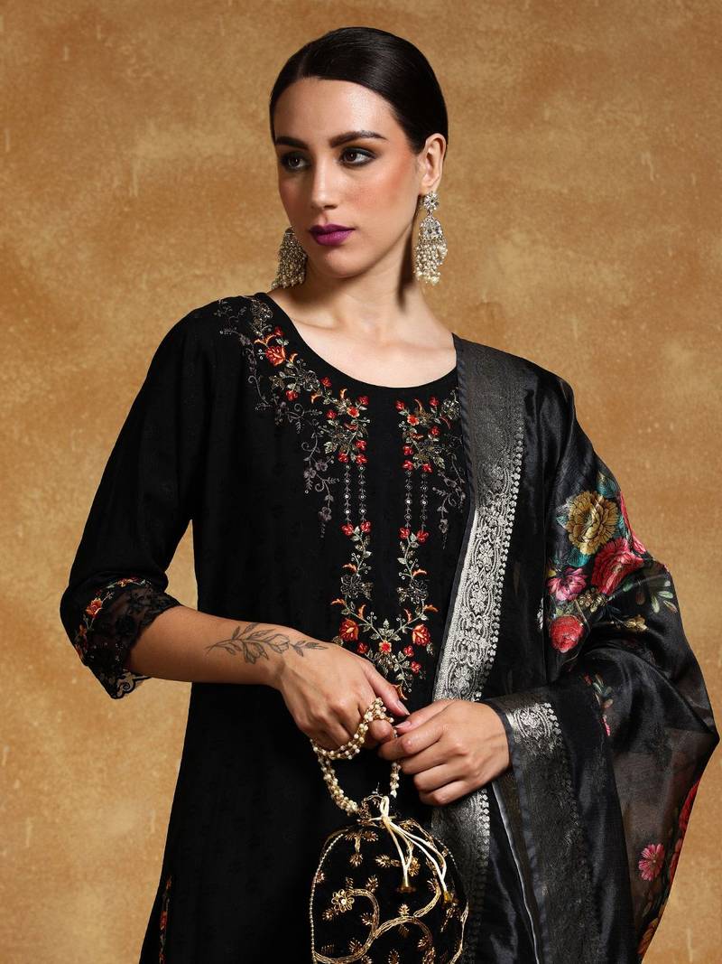 Women Floral Embroidered Regular Thread Work Kurta with Trousers & With Dupatta