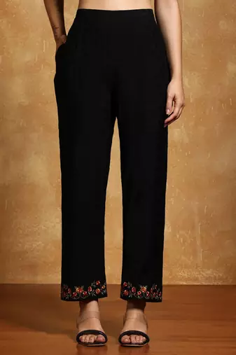Women Floral Embroidered Regular Thread Work Kurta with Trousers & With Dupatta
