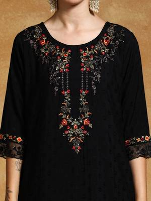 Women Floral Embroidered Regular Thread Work Kurta with Trousers & With Dupatta 7