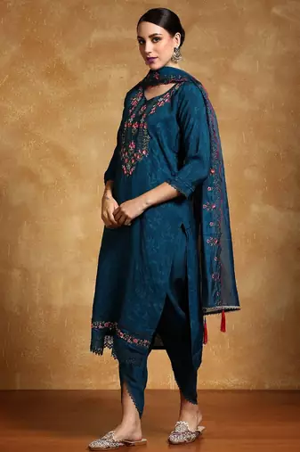 Women Floral Embroidered Regular Kurta with Trousers & With Dupatta