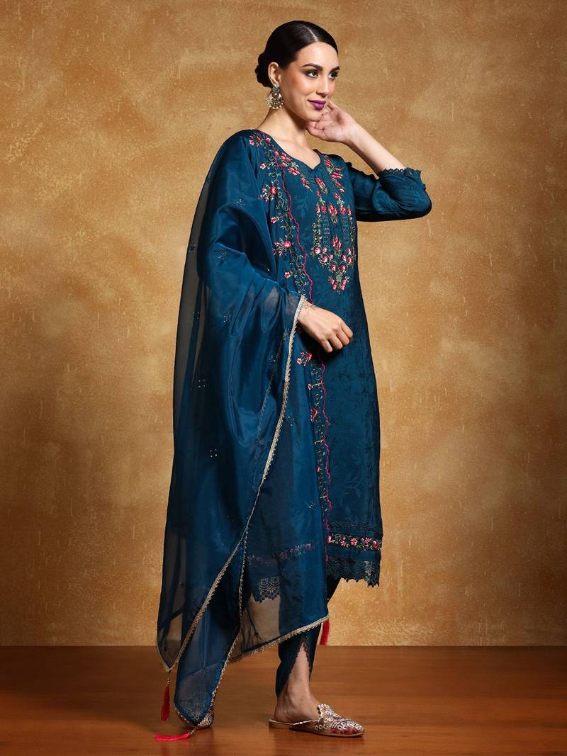 Women Floral Embroidered Regular Kurta with Trousers & With Dupatta