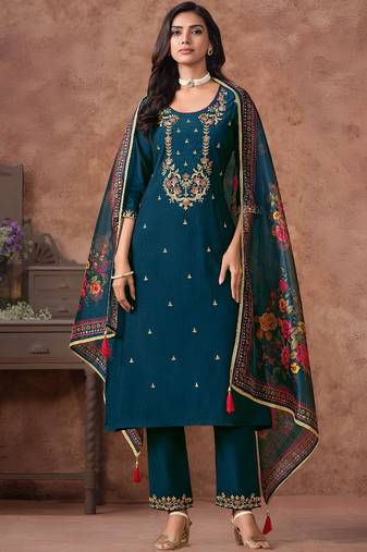 Women Floral Embroidered Regular Thread Work Kurta with Trousers & With Dupatta