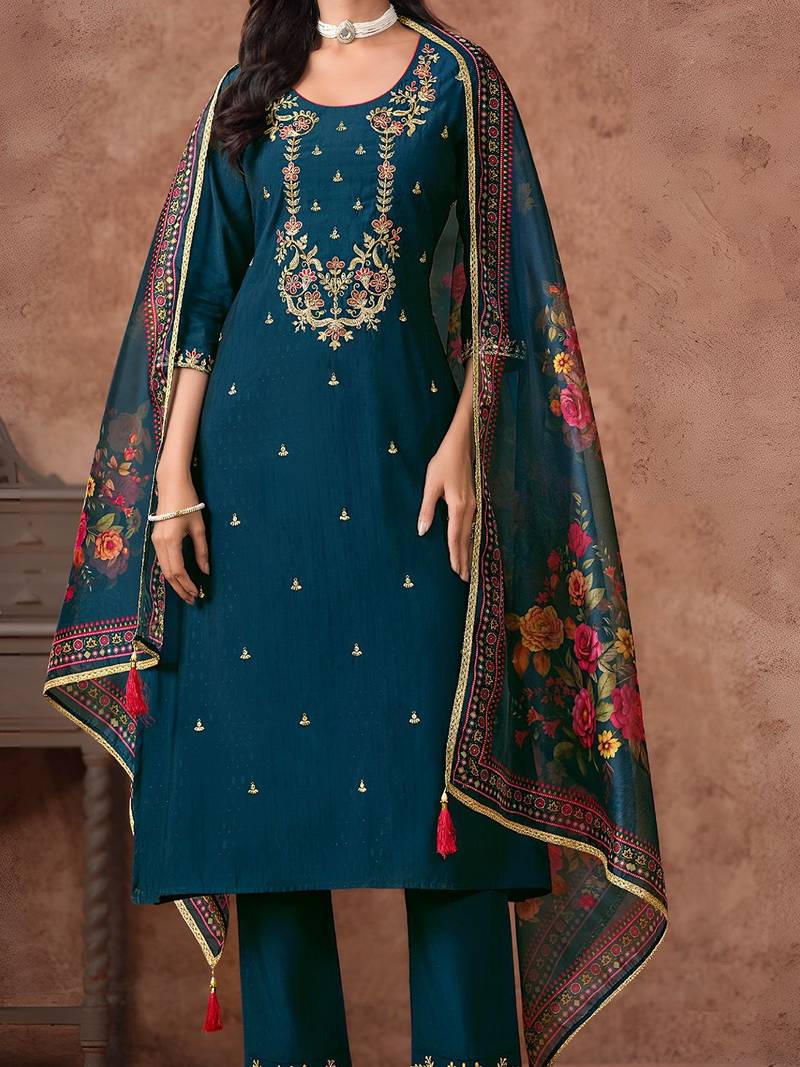 Women Floral Embroidered Regular Thread Work Kurta with Trousers & With Dupatta