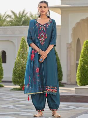 Floral Yoke Design Thread Work Straight Kurta With Salwar & Dupatta 1