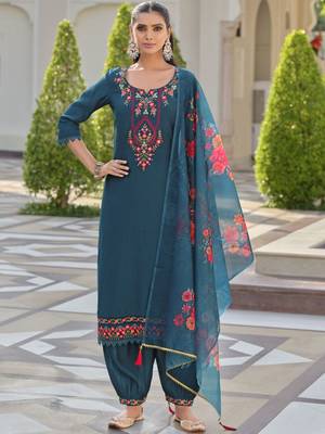 Floral Yoke Design Thread Work Straight Kurta With Salwar & Dupatta 3