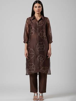 Women Floral Printed Regular Chanderi Silk Kurta with Trousers 1
